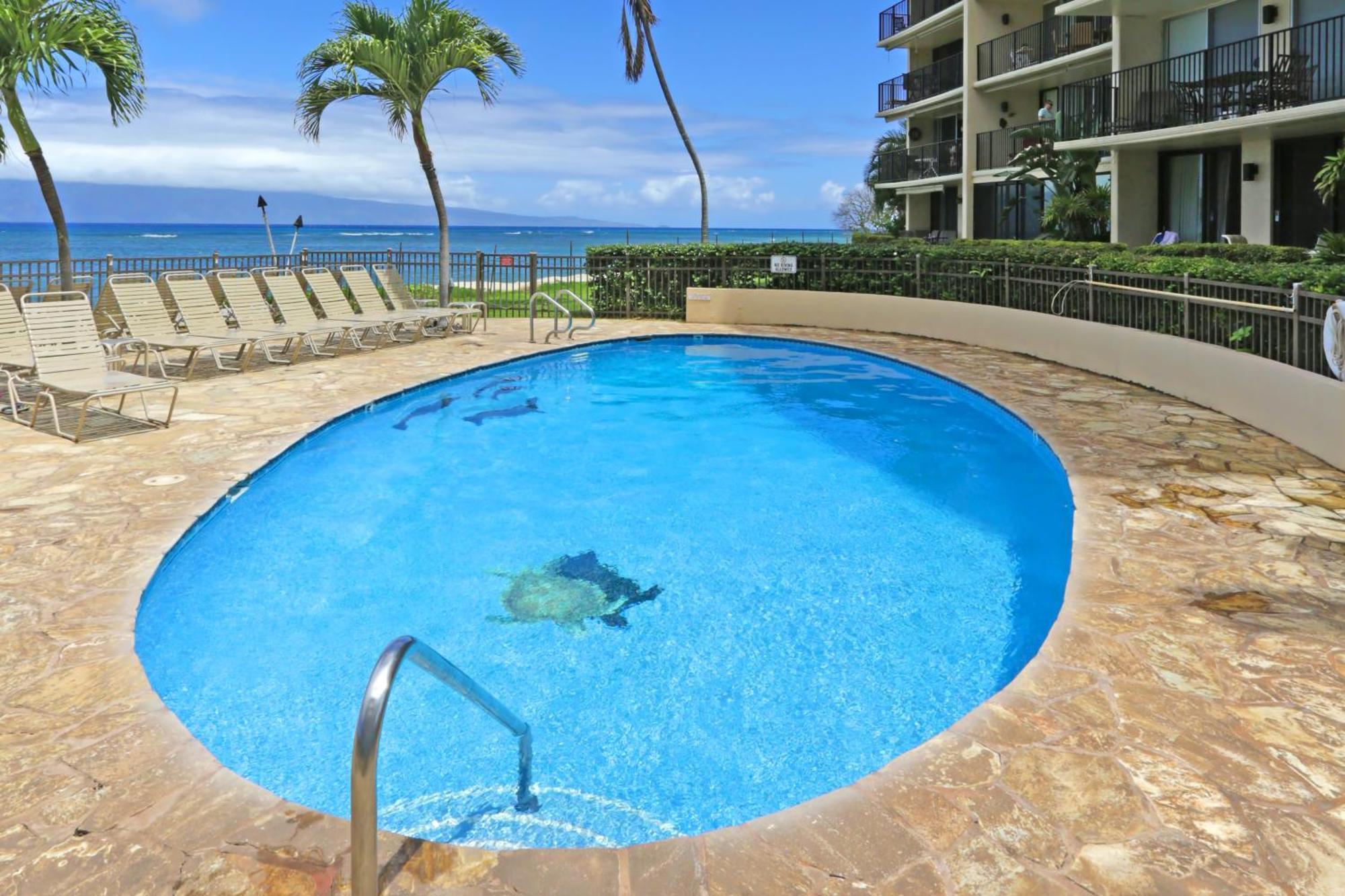 Hololani Resort Kahana Екстериор снимка