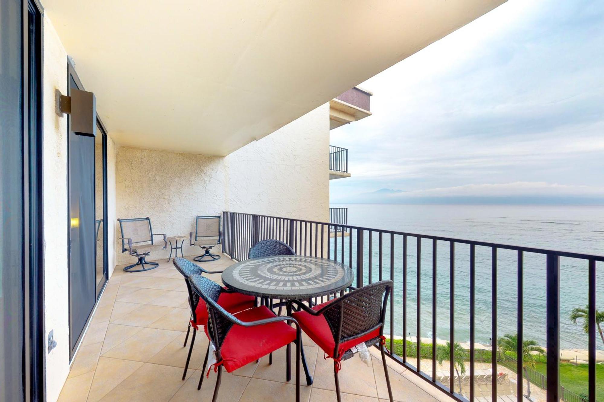 Hololani Resort Kahana Екстериор снимка